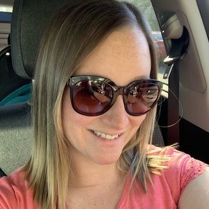 Meet your Posher, Auna